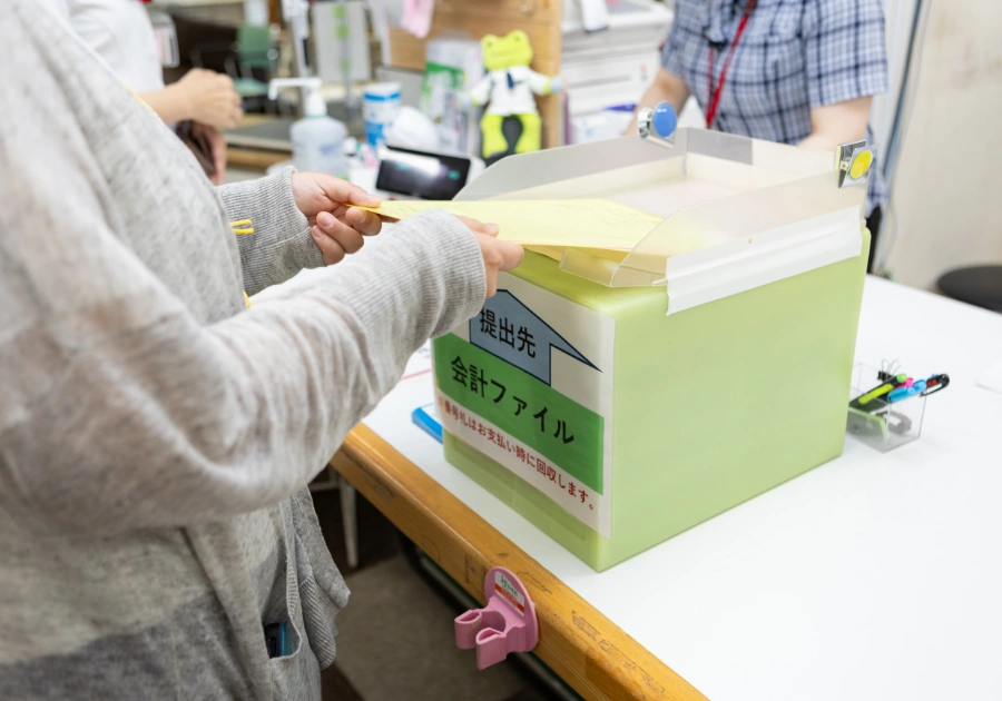 「受付票」を会計窓口に提出