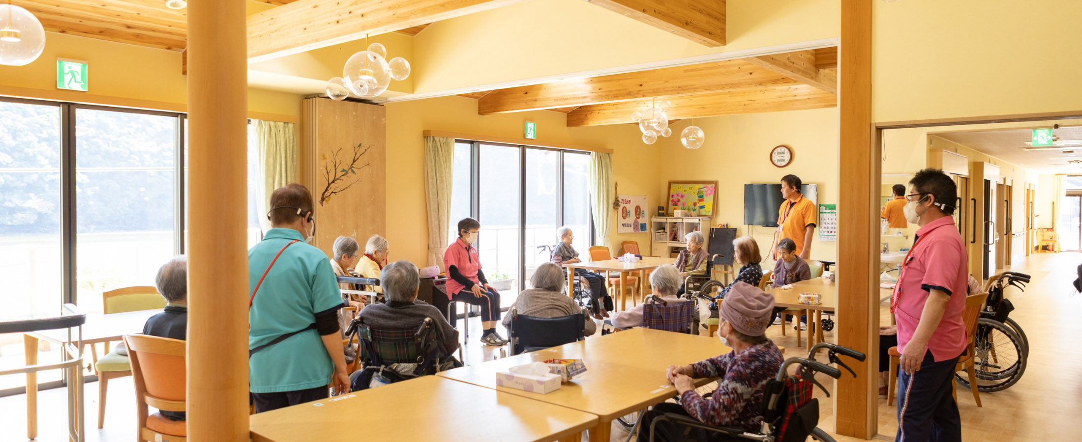 明るい光が降りそそぐリビング