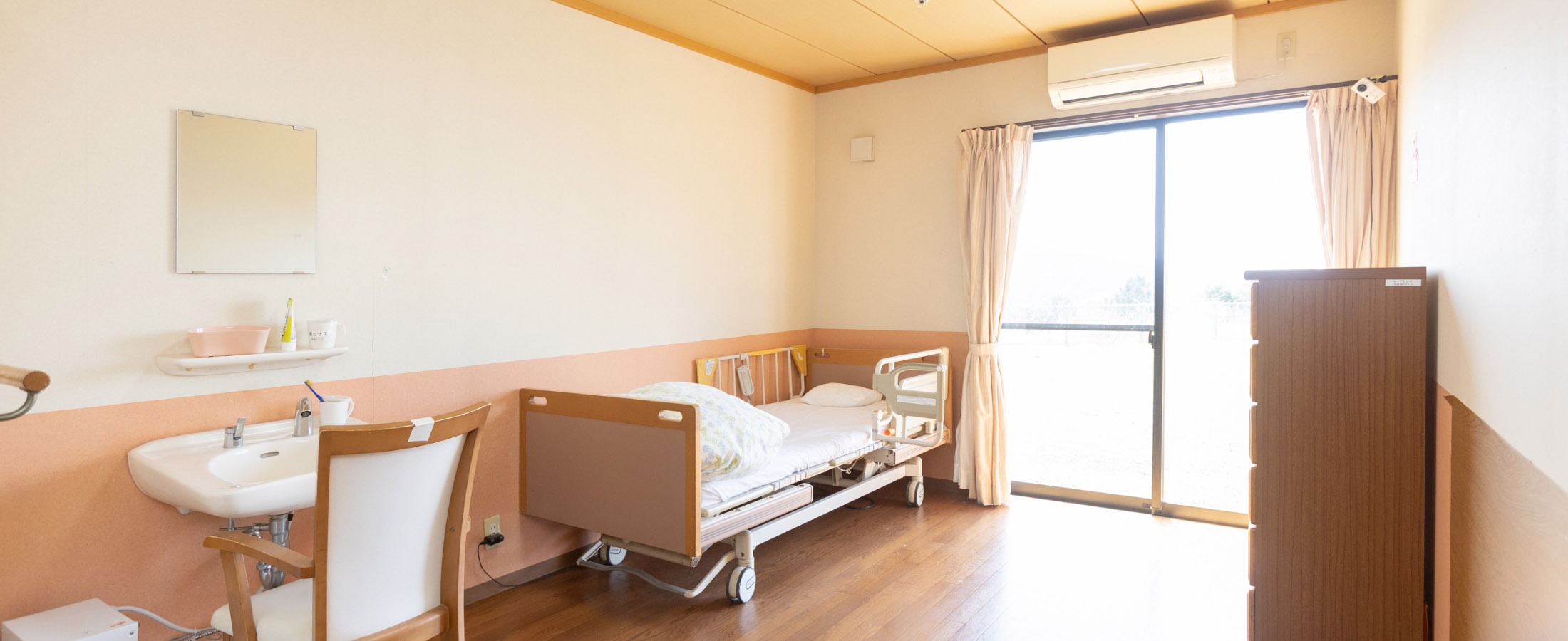 居室は全室　冷暖房完備・洗面・トイレ付